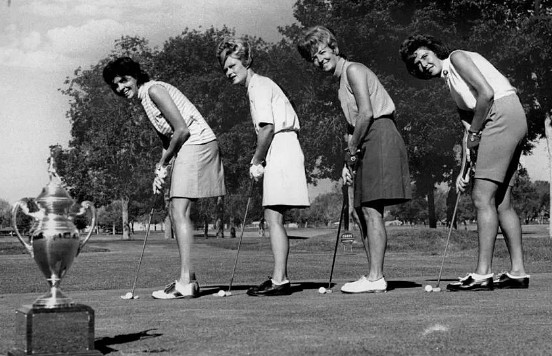 Image: Mickey Wright paying golf with her fellow friends. Mickey Wright Bio, Wiki, Age, Height, Marriage, Husband & Net Worth 